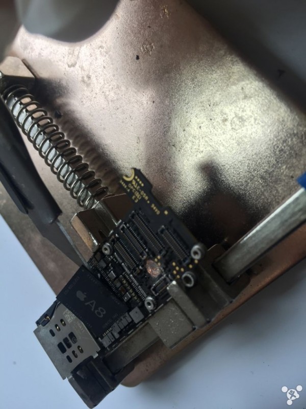 Hành trình “biến hình” của chiếc iPhone 6 từ nát bươm thành mới cứng ảnh 14