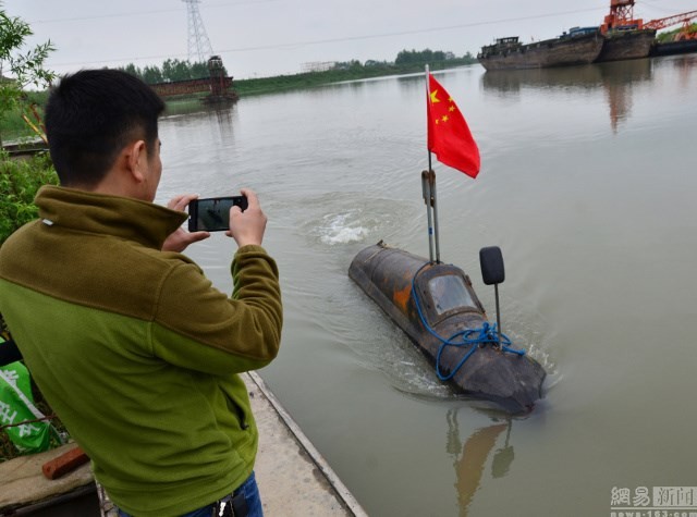Cận cảnh tàu ngầm giá rẻ do nông dân Trung Quốc chế tạo ảnh 2