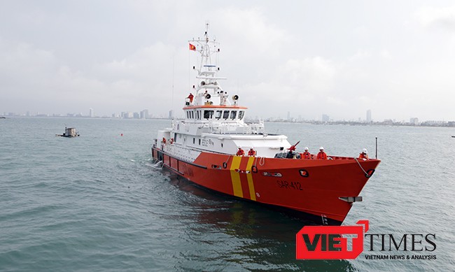 Tàu SAR 412 mang sứ mệnh cứu nạn trở về cùng 34 ngư dân trên tàu cá QNa 95959TS