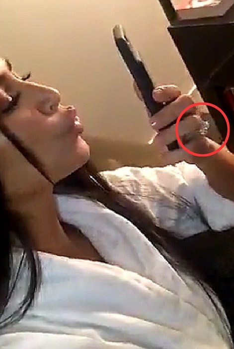 Kim Kardashian bị dí súng vào đầu, cướp 11 triệu USD nữ trang ảnh 25