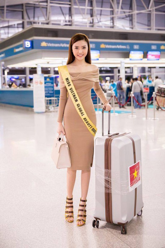 Video: Ngắm nhan sắc hotgirl Việt vừa đăng quang Nữ hoàng sắc đẹp toàn cầu 2016 ảnh 1