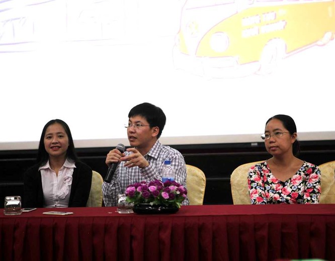 Từ trái qua: Bà Lê Thúy Hạnh, ông Trần Việt Hùng và bà Nguyễn Đặng Tuấn Minh
