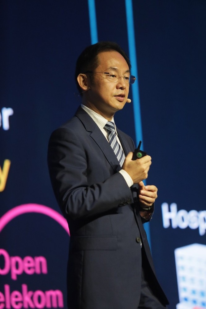 TS. Howard Liang, Phó Chủ tịch cấp cao của Huawei và Chủ tịch Cộng đồng Open ROADS, phát biểu khai mạc.