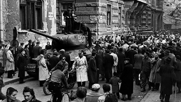 23/10/1956: Biểu tình ở Hungary biến thành bạo động