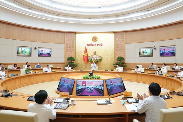 Thủ tướng Nguyễn Xuân Phúc chủ trì hội nghị trực tuyến của Ủy ban Quốc gia về Chính phủ điện tử với các Ban chỉ đạo xây dựng Chính phủ điện tử/ chính quyền điện tử của các bộ, ngành, địa phương. Ảnh: VGP.