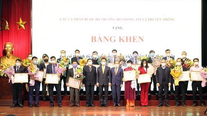 Bộ trưởng Nguyễn Mạnh Hùng chỉ ra 7 bài học từ việc thực hiện thành công đề án Số hóa truyền hình ảnh 2
