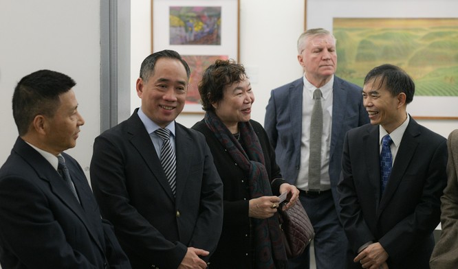 Bảo tàng Mỹ thuật Việt Nam trưng bày 56 tác phẩm hội hoạ chủ đề "Sắc màu Xuân đất nước" ảnh 1