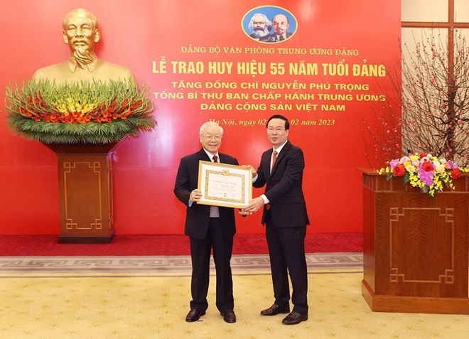 Lễ trao Huy hiệu 55 năm tuổi Đảng tặng Tổng Bí thư Nguyễn Phú Trọng ảnh 5