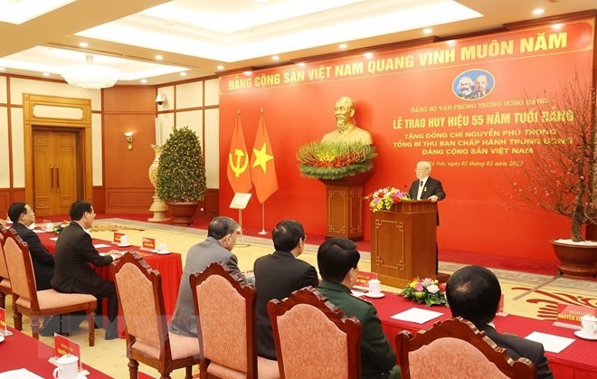 Lễ trao Huy hiệu 55 năm tuổi Đảng tặng Tổng Bí thư Nguyễn Phú Trọng ảnh 9
