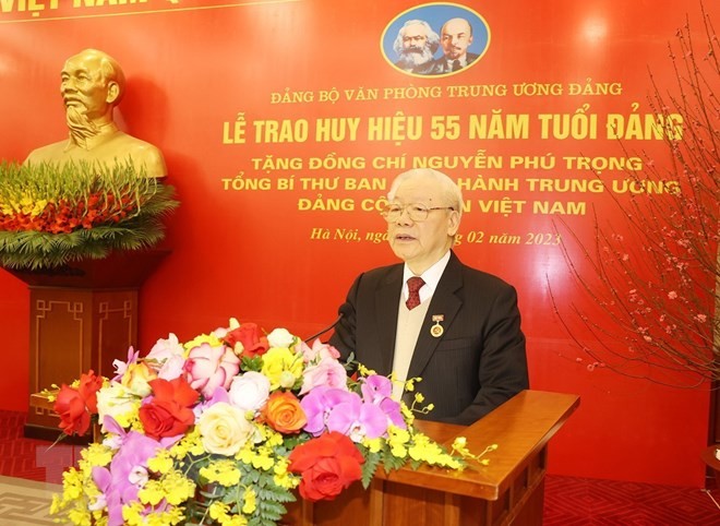 Lễ trao Huy hiệu 55 năm tuổi Đảng tặng Tổng Bí thư Nguyễn Phú Trọng ảnh 10