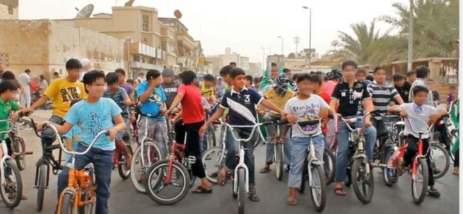 Nhóm tuần hành bằng xe đạp mà Murtaja tham gia lúc 10 tuổi (Ảnh: CNN)