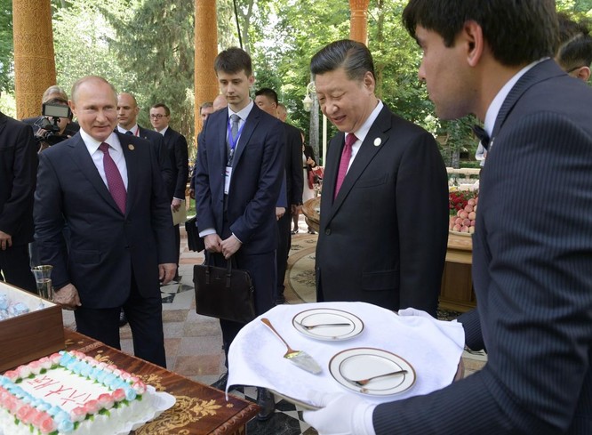 Tổng thống Putin chúc mừng lãnh đạo Trung Quốc nhân dịp sinh nhật lần thứ 66 (Ảnh: RT)