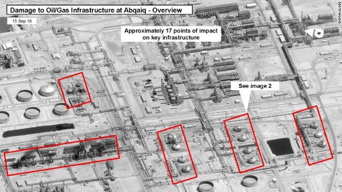 Bức ảnh chụp vệ tinh cho thấy có 17 điểm tổn thất tại một cơ sở dầu khí quan trọng của Arab Saudi sau đòn tấn công (Ảnh: CNN)