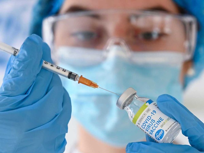 Vaccine COVID-19 của Pfizer vừa được FDA duyệt: Những điều cần biết ảnh 1