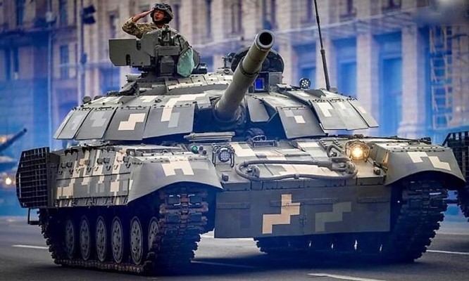 850 xe tăng lỗi thời không thể chặn nổi Nga: Ukraine lấy lượng bù chất và hậu quả trên chiến trường ảnh 3