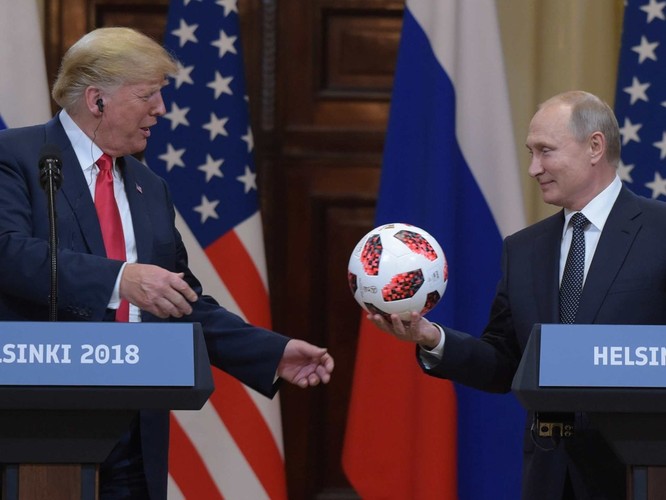 Nước Mỹ dậy sóng về cuộc gặp gỡ Trump – Putin ảnh 3