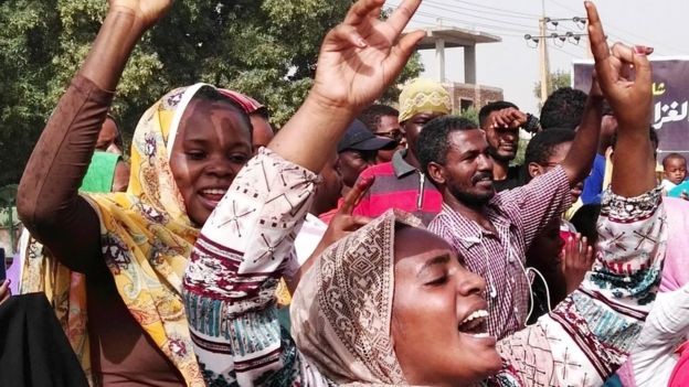 Đảo chính quân sự ở Sudan: Tổng thống Omar al-Bashir bị phế truất và bắt giữ ảnh 1
