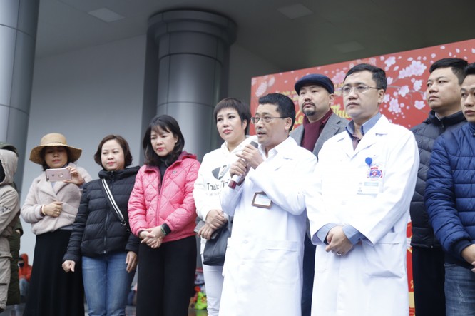“Chuyến xe yêu thương” – Mang Tết đến với 400 bệnh nhân nghèo ảnh 1