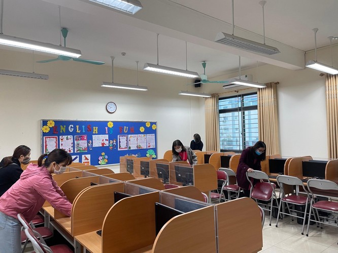 Chùm ảnh trường học gấp rút vệ sinh, phun khử khuẩn chuẩn bị đón học sinh đi học trở lại ảnh 8