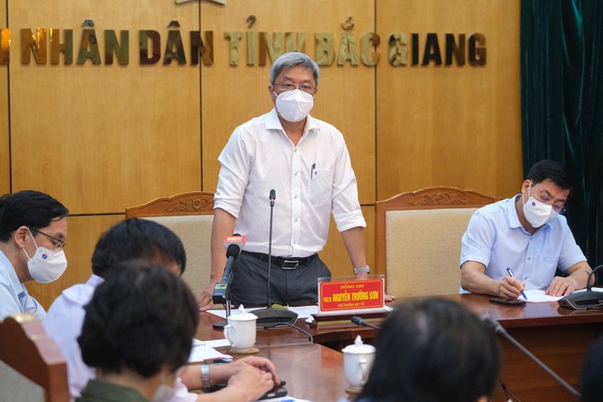 Thứ trưởng Bộ Y tế chỉ ra 4 việc Bắc Giang phải làm ngay để dập dịch ảnh 1