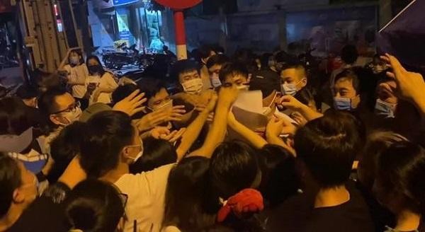 Hạn chót ngày 15/9, Hà Nội tiêm vaccine phòng COVID-19 cho người dân như thế nào? ảnh 1