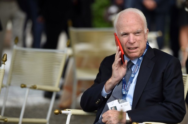 Thượng nghị sĩ John McCain đã công kích tổng thống Trump vì gọi điện chúc mừng ông Putin thắng cử trong cuộc bầu cử tổng thống Nga vừa qua.