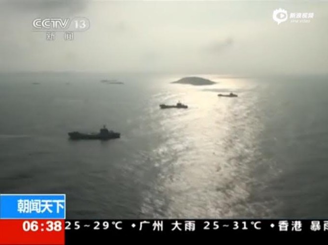 Diễn tập đổ bộ lập thể nhiều binh chủng của Hạm đội Nam Hải, Hải quân Trung Quốc tổ chức ở Biển Đông vào tháng 7/2015. Nguồn: Sina Trung Quốc.