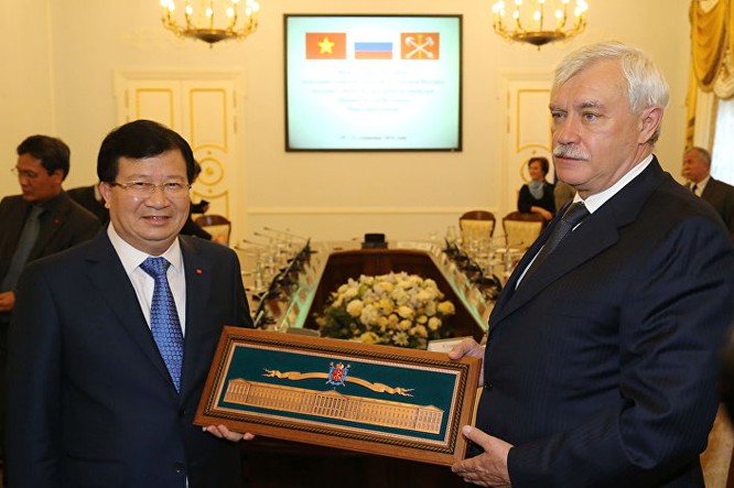 Cuộc hội đàm giữa Thống đốc St. Petersburg Georgy Poltavchenko và Phó Thủ tướng Việt Nam Trịnh Đình Dũng.