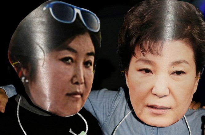 Biểu tình phản đối quan hệ thân quen giữa bà Choi Soon Sil và Tổng thống Hàn Quốc.