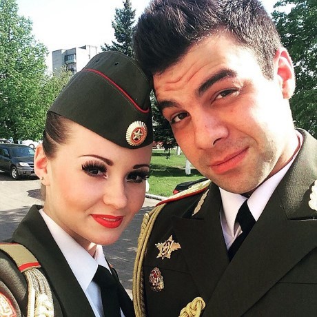 Gilmanova và Mikhail trong bức ảnh mới nhất của hoj. (Nguồn: Twitter)