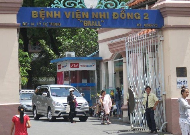  Lần đầu mổ nội soi thắt ống ngực, cứu sống cháu bé 3 tháng tuổi bị nguy kịch ảnh 2