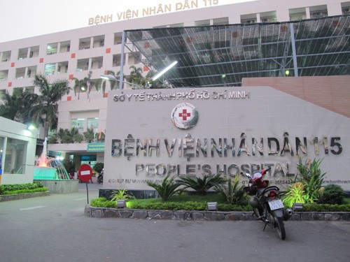 Nam thanh niên bị tấm bê tông đè dập tim, suýt tử vong ảnh 1