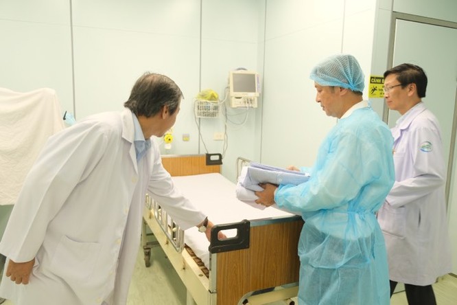 Các bệnh viện dốc toàn lực chống dịch viêm phổi do nhiễm virus corona mới ảnh 3