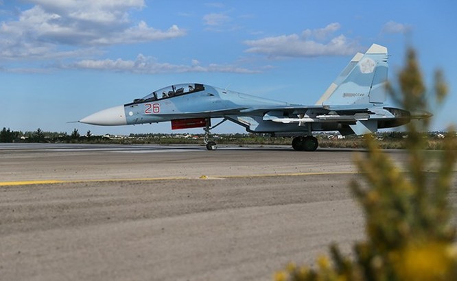 F-16 ‘không có cửa’ khi đối đầu Su-30SM ở Syria ảnh 1