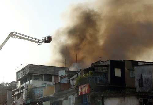 Cháy nhiều nhà ở trung tâm Sài Gòn ảnh 2