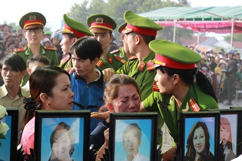 Xét xử vụ thảm sát ở Bình Phước: Dương và Tiến bật khóc khi bị đề nghị án tử hình ảnh 15