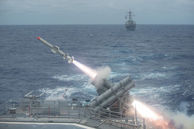 Video tên lửa diệt hạm Harpoon của Mỹ nâng tầm bắn sau 45 năm ảnh 3
