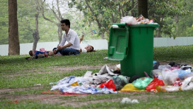 Chụp ảnh “tự sướng” len lỏi đến mọi ngõ ngách đời thường ảnh 8