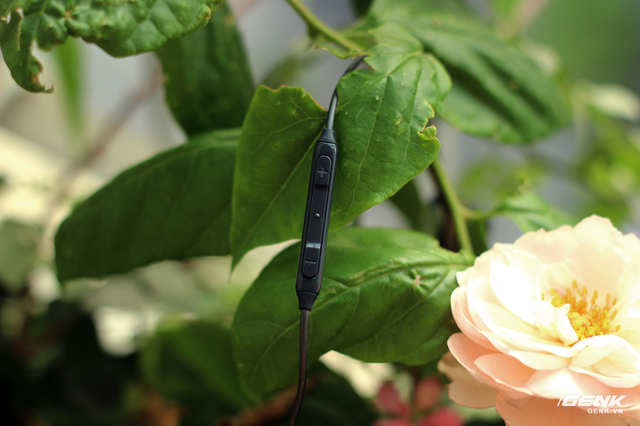 Tai nghe AKG bóc máy Samsung Galaxy S8: build tốt, chất hay, “đá bay” earpods! ảnh 5