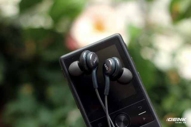 Tai nghe AKG bóc máy Samsung Galaxy S8: build tốt, chất hay, “đá bay” earpods! ảnh 14