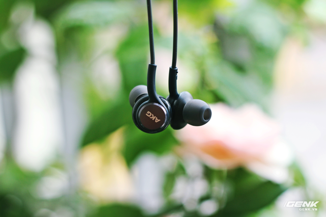 Tai nghe AKG bóc máy Samsung Galaxy S8: build tốt, chất hay, “đá bay” earpods! ảnh 2