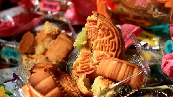 Sắp trung thu, phát hiện cả nghìn bánh Trung thu không rõ nguồn gốc, nghi bánh Trung Quốc ảnh 1