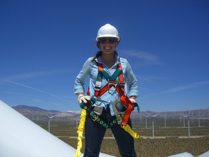 Hình ảnh nhân viên của Google tại trang trại gió tại bang California, Mỹ. Nguồn: Softpedia