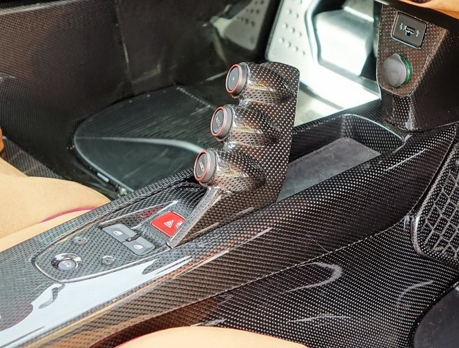 Siêu xe Ferrari LaFerrari cũ rao bán giá 3,4 triệu USD ảnh 5