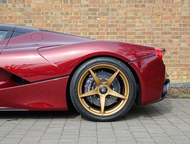 Siêu xe Ferrari LaFerrari cũ rao bán giá 3,4 triệu USD ảnh 2