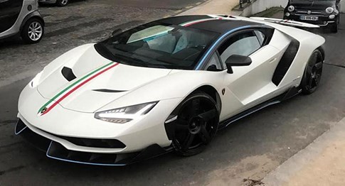 Siêu xe Lamborghini Centenario mang biển cực độc 'thở' trên phố Paris - ảnh 2