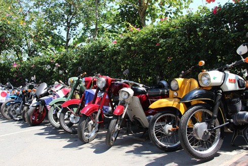 Hàng trăm xe máy cổ hội tụ tại Sài Gòn ảnh 9