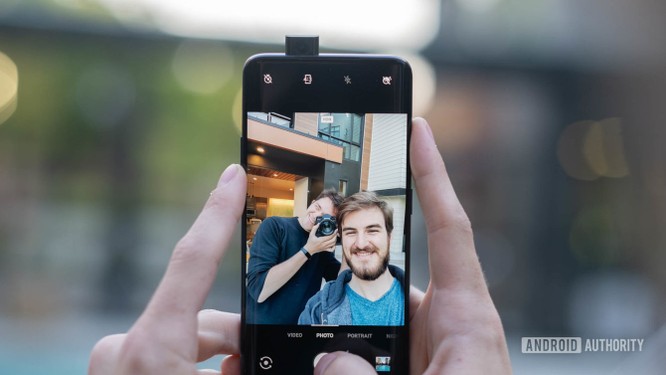 Top 8 mẫu điện thoại Android có khả năng chụp ảnh “tự sướng” vi diệu ảnh 13