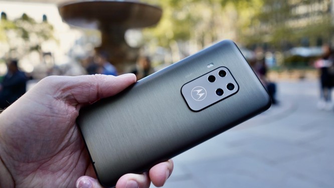 Đánh giá Motorola One Zoom - Đối thủ “nặng ký” trong phân khúc giá rẻ ảnh 11