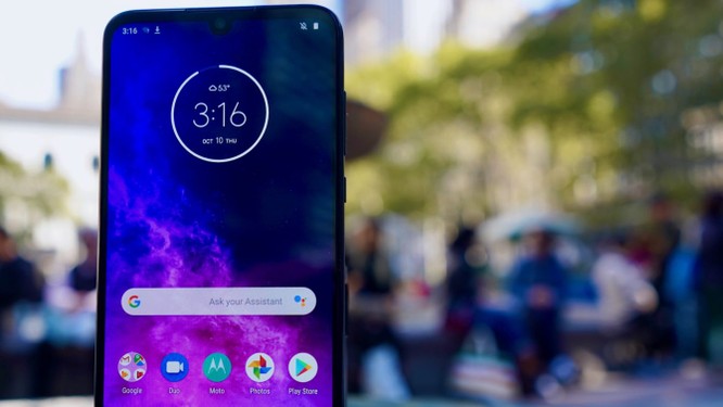 Đánh giá Motorola One Zoom - Đối thủ “nặng ký” trong phân khúc giá rẻ ảnh 3